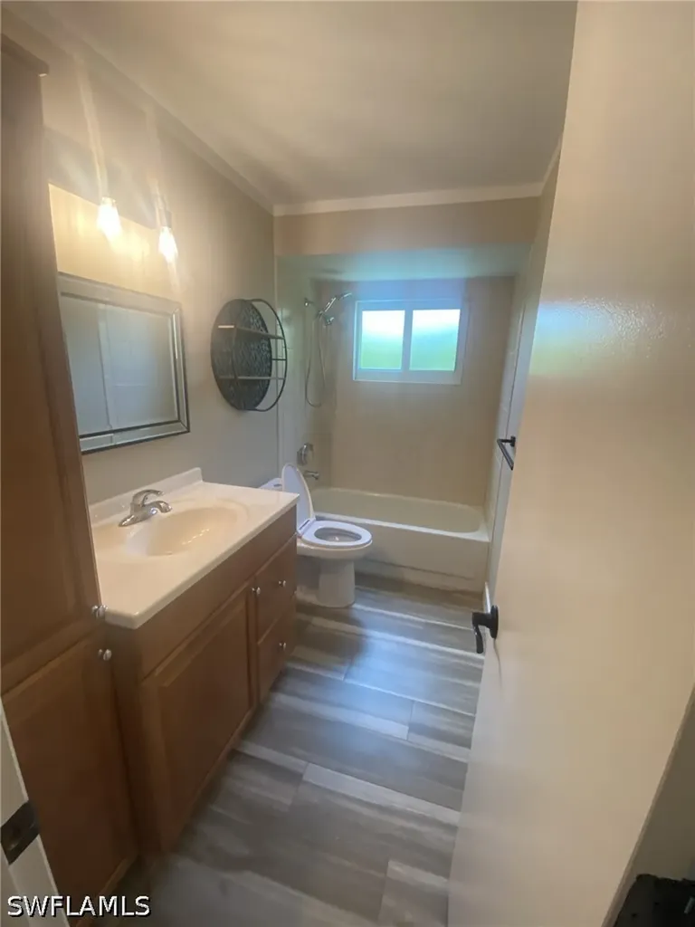 525 SE 11th Court Cape Coral FL 33990