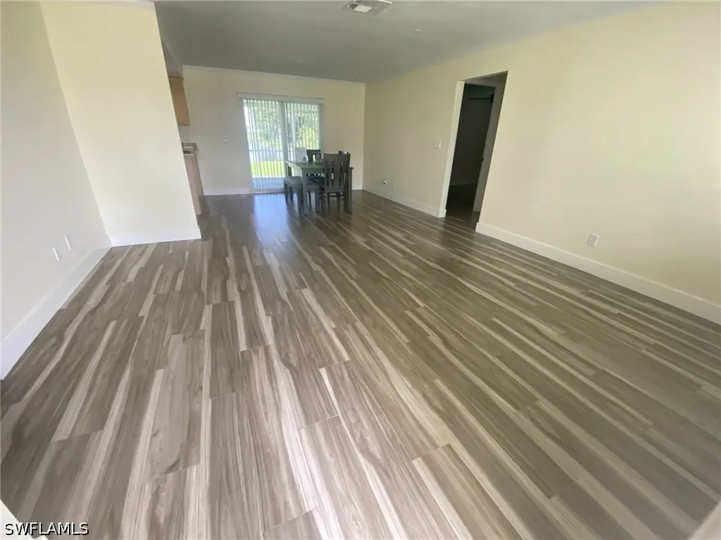 525 SE 11th Court Cape Coral FL 33990