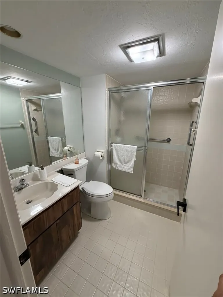 576 Retreat Drive Naples FL 34110