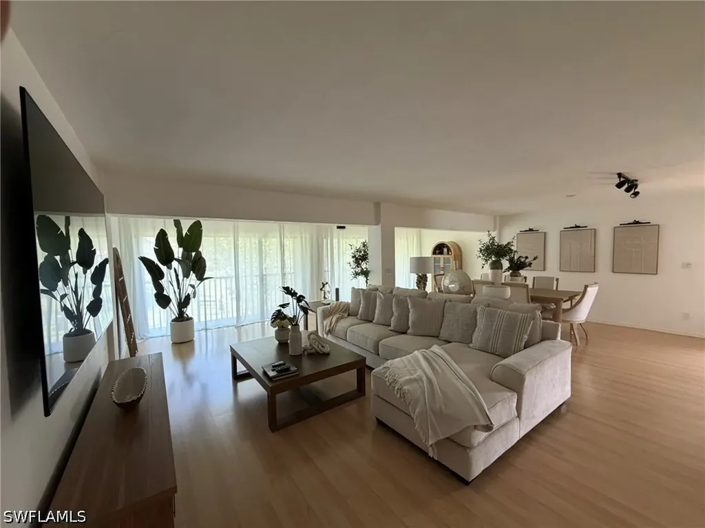 576 Retreat Drive Naples FL 34110