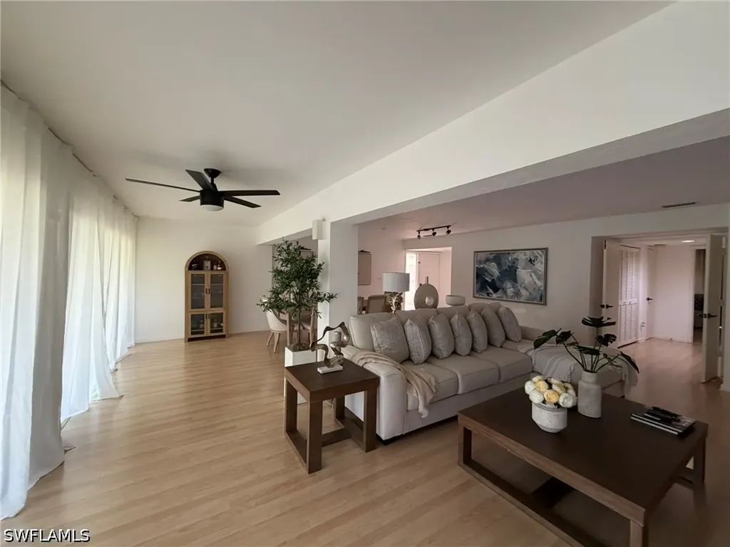 576 Retreat Drive Naples FL 34110