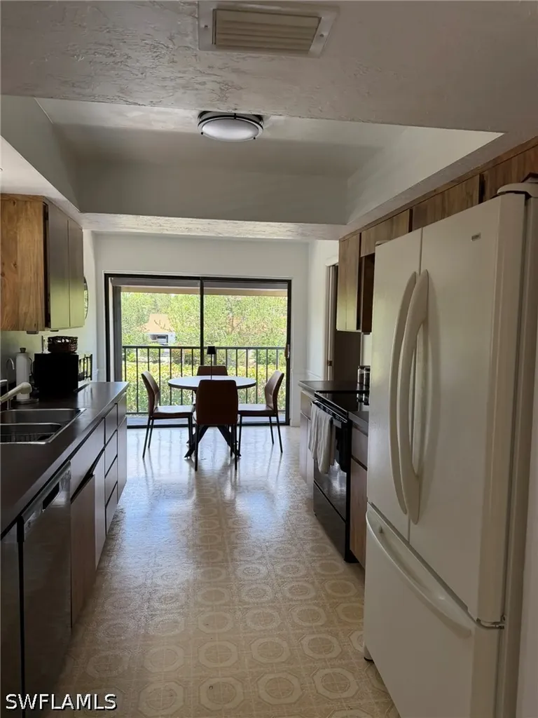 576 Retreat Drive Naples FL 34110