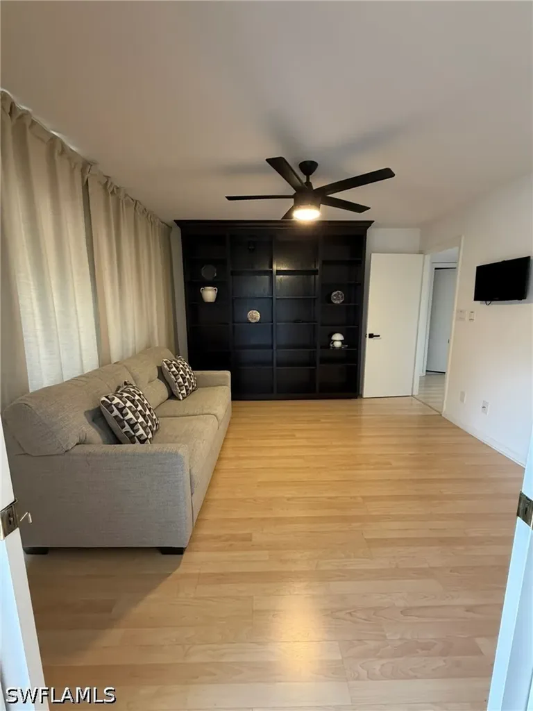 576 Retreat Drive Naples FL 34110