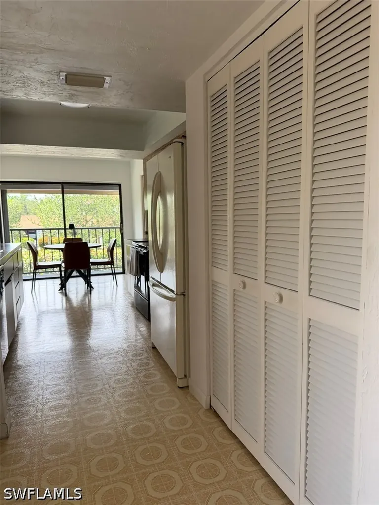 576 Retreat Drive Naples FL 34110