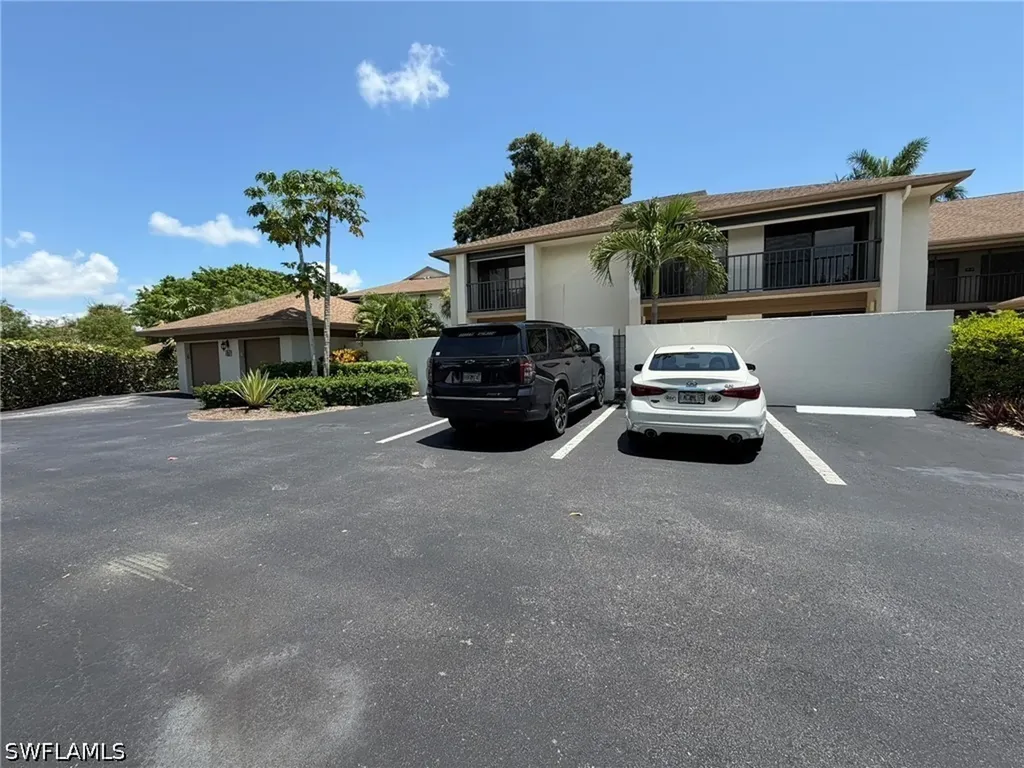 576 Retreat Drive Naples FL 34110