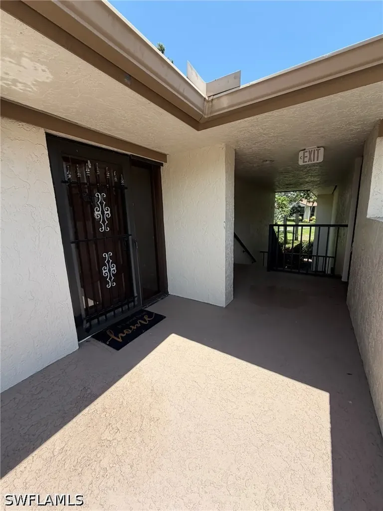 576 Retreat Drive Naples FL 34110