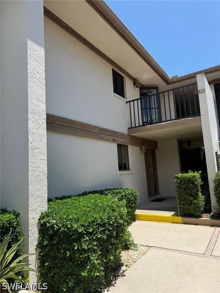 576 Retreat Drive Naples FL 34110