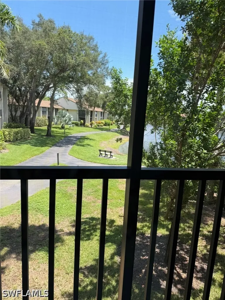 576 Retreat Drive Naples FL 34110