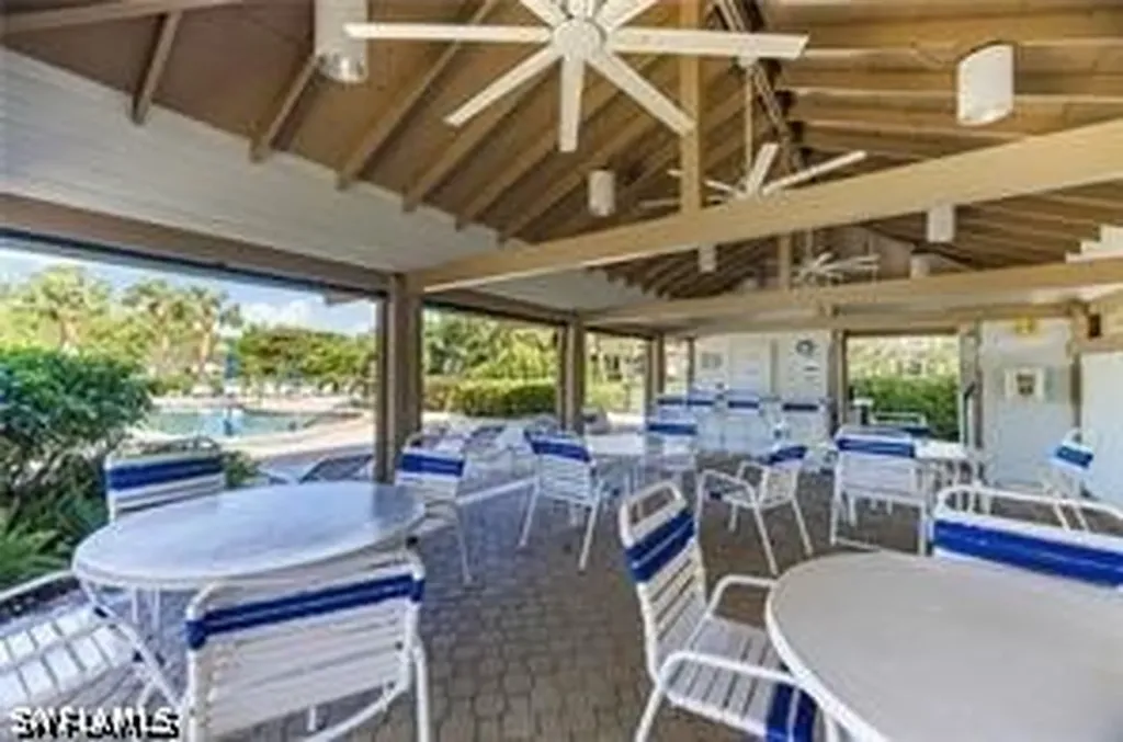 576 Retreat Drive Naples FL 34110