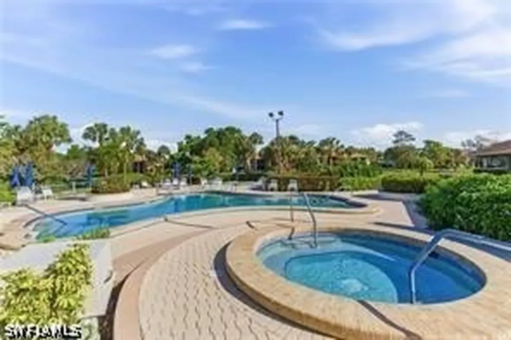 576 Retreat Drive Naples FL 34110