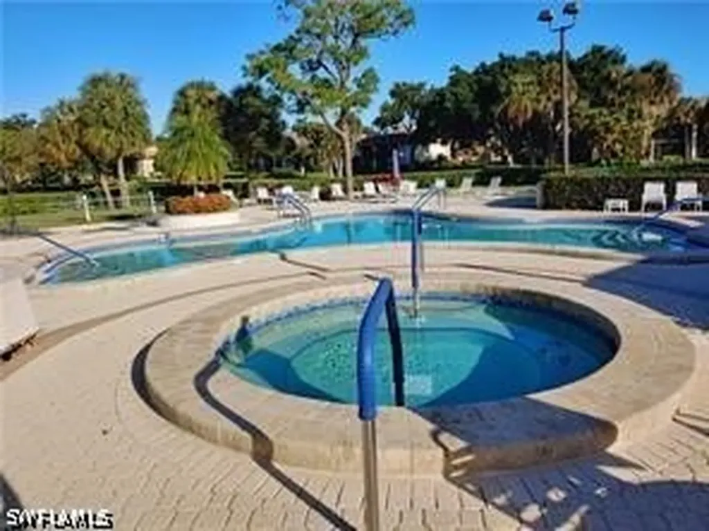 576 Retreat Drive Naples FL 34110