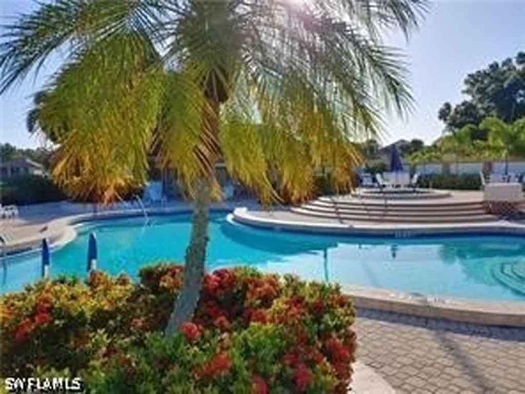 576 Retreat Drive Naples FL 34110