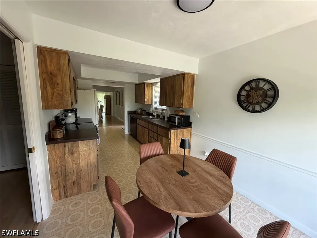 576 Retreat Drive Naples FL 34110