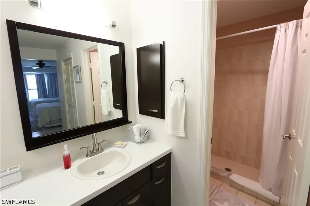 10805 Queen Anne Lane Naples FL 34109