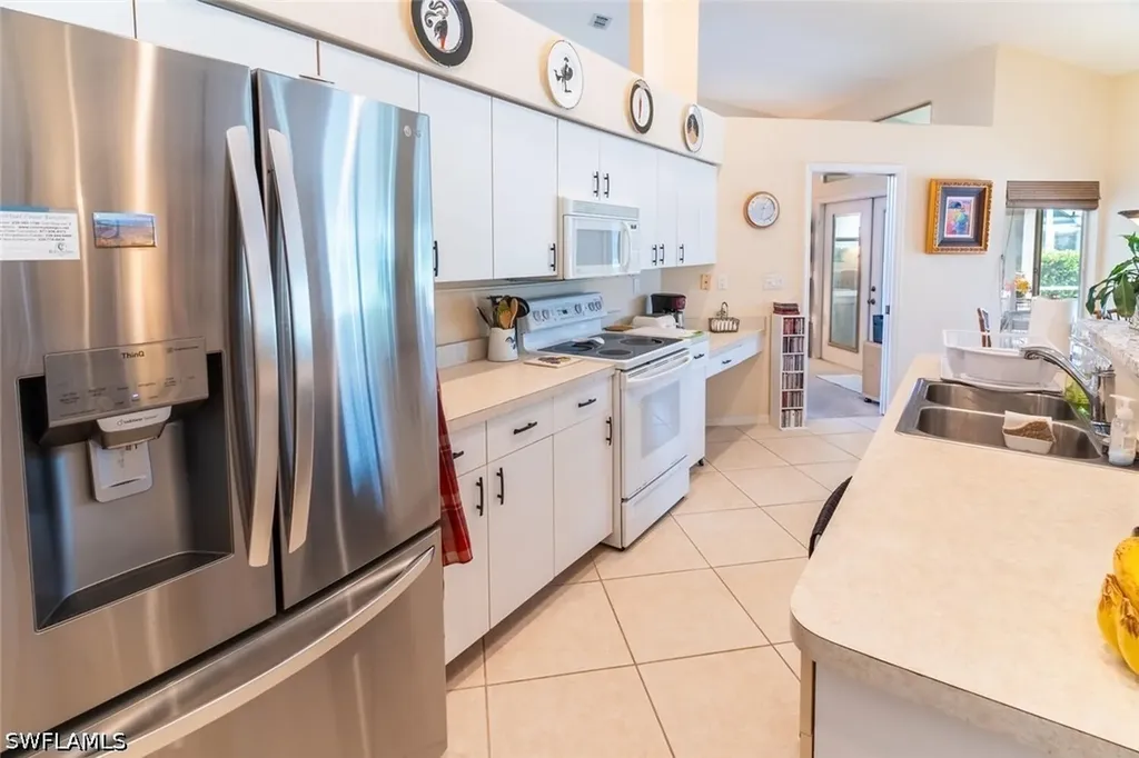 458 Countryside Drive Naples FL 34104