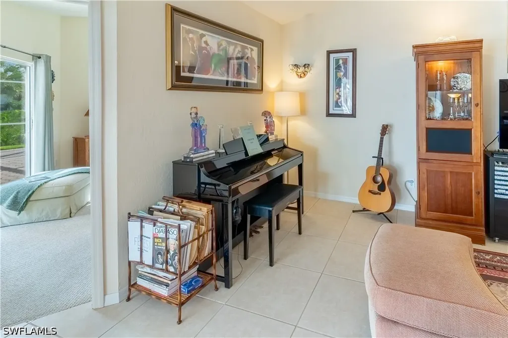 458 Countryside Drive Naples FL 34104