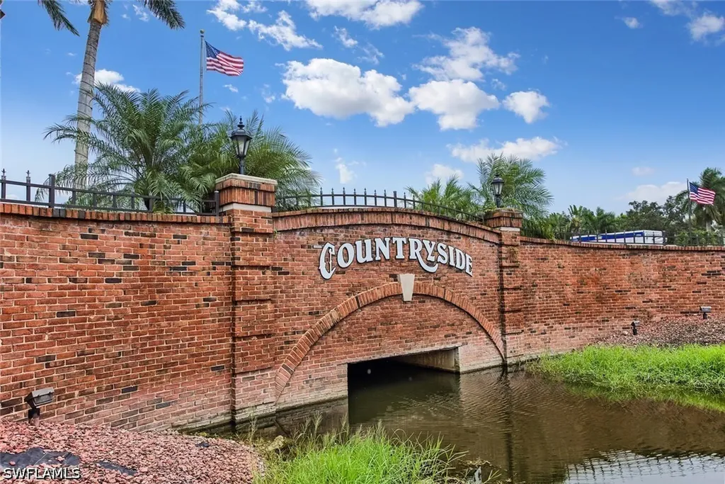 458 Countryside Drive Naples FL 34104