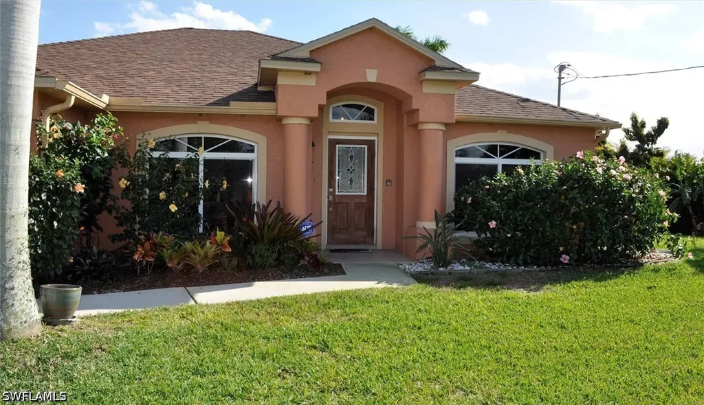 826 SW 32nd Terrace Cape Coral FL 33914