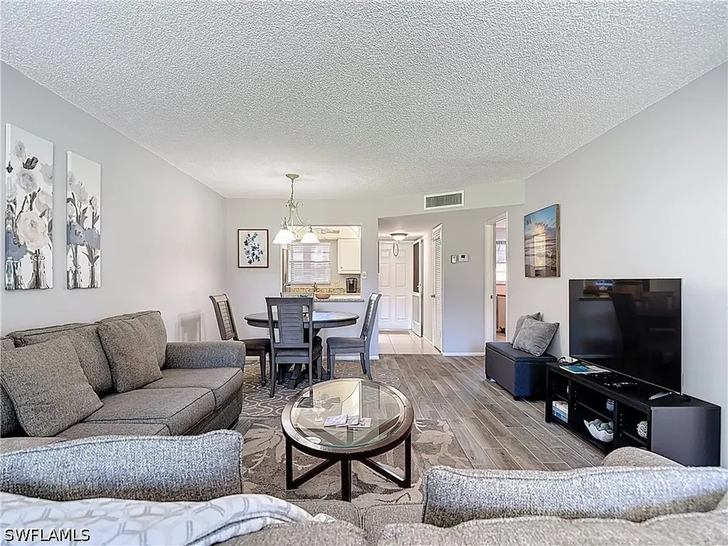 200 Turtle Lake Court Naples FL 34105