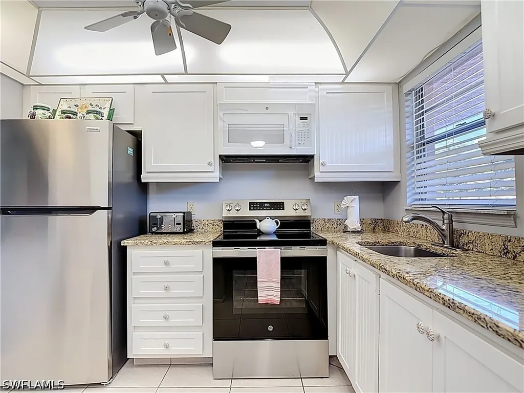 200 Turtle Lake Court Naples FL 34105
