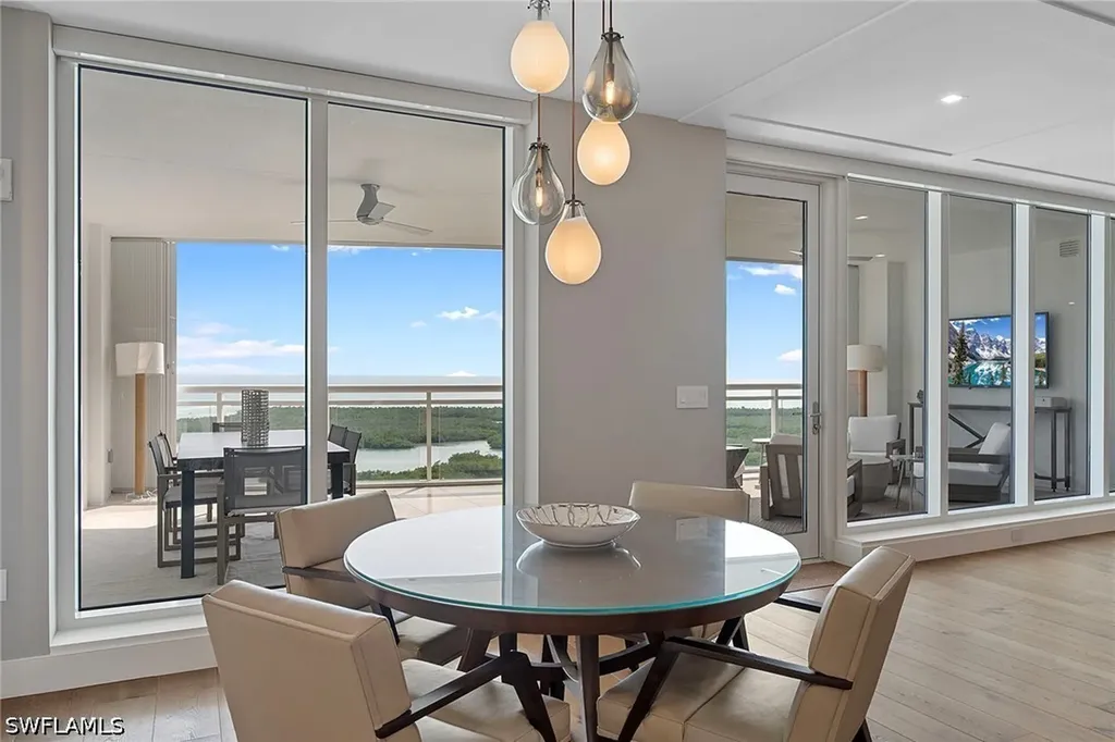 13915 Old Coast Road Naples FL 34110
