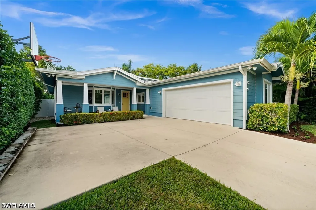 2499 10th Street N Naples FL 34103