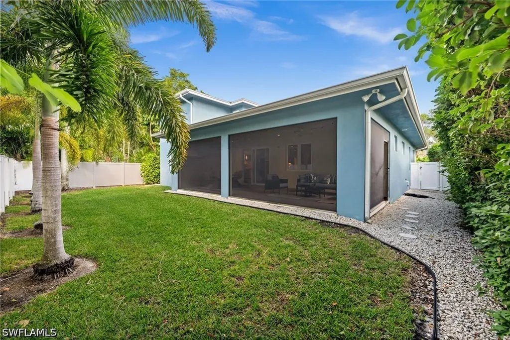 2499 10th Street N Naples FL 34103
