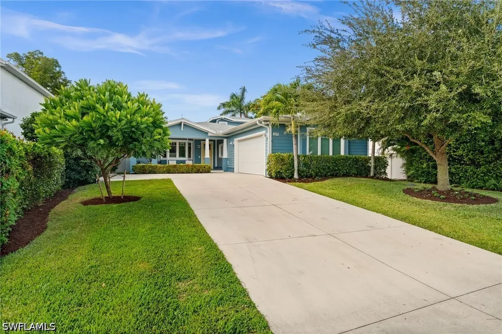 2499 10th Street N Naples FL 34103