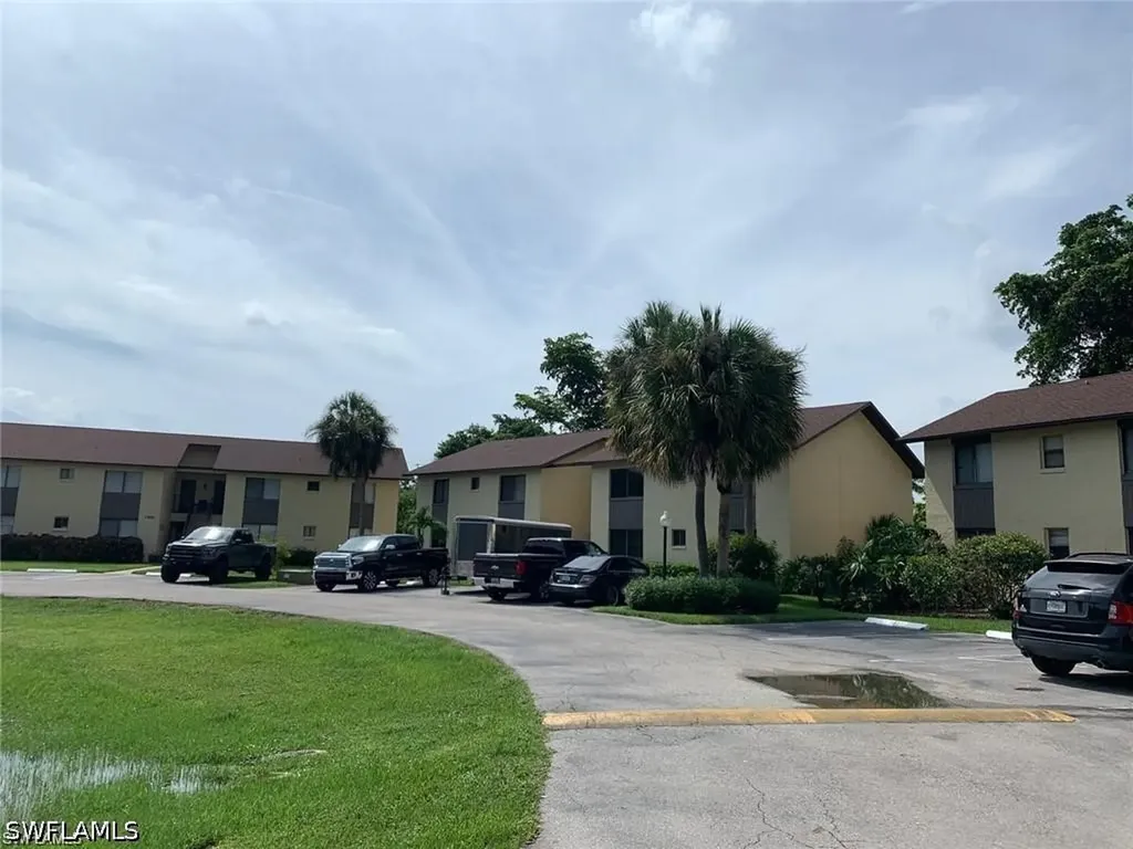 1420 Green Valley Circle Naples FL 34104