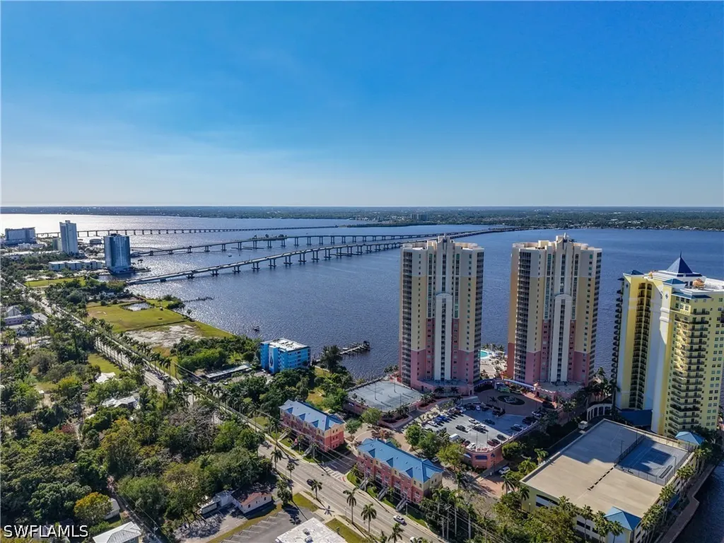 2745 1st Street Fort Myers FL 33916