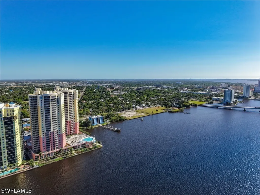 2745 1st Street Fort Myers FL 33916
