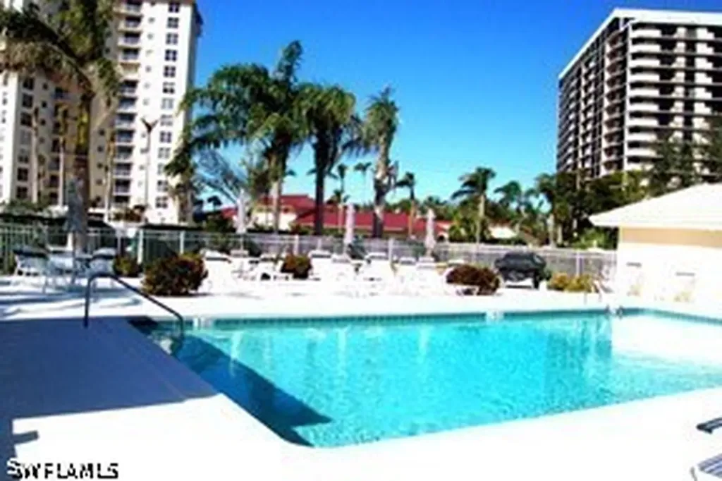 10682 Gulf Shore Drive Naples FL 34108