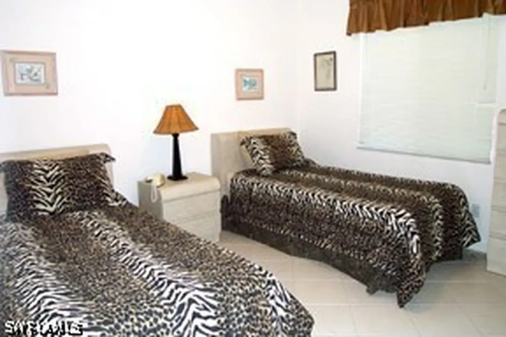 10682 Gulf Shore Drive Naples FL 34108