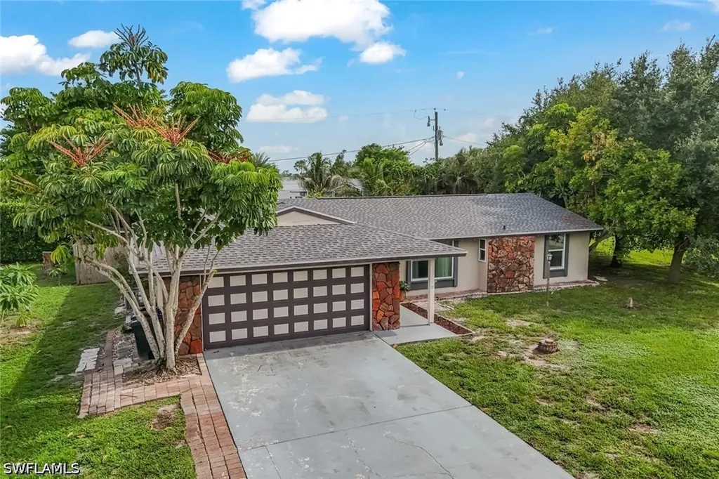 8110 Valencia Road Fort Myers FL 33967