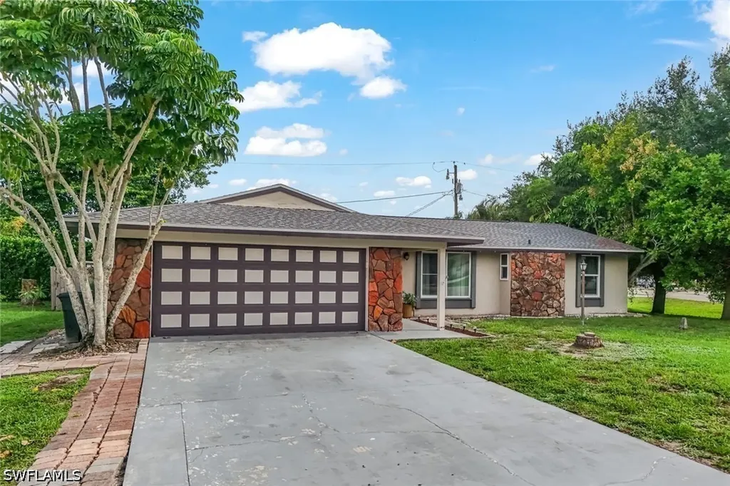 8110 Valencia Road Fort Myers FL 33967