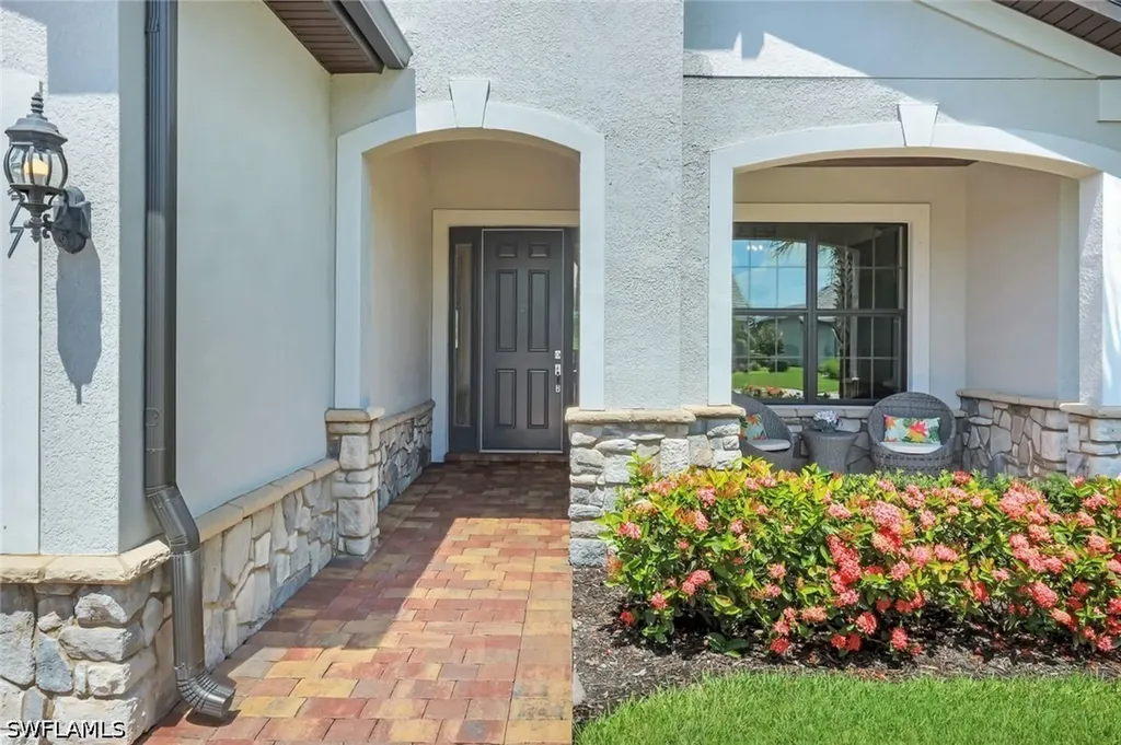 9577 Everglades Drive Naples FL 34120