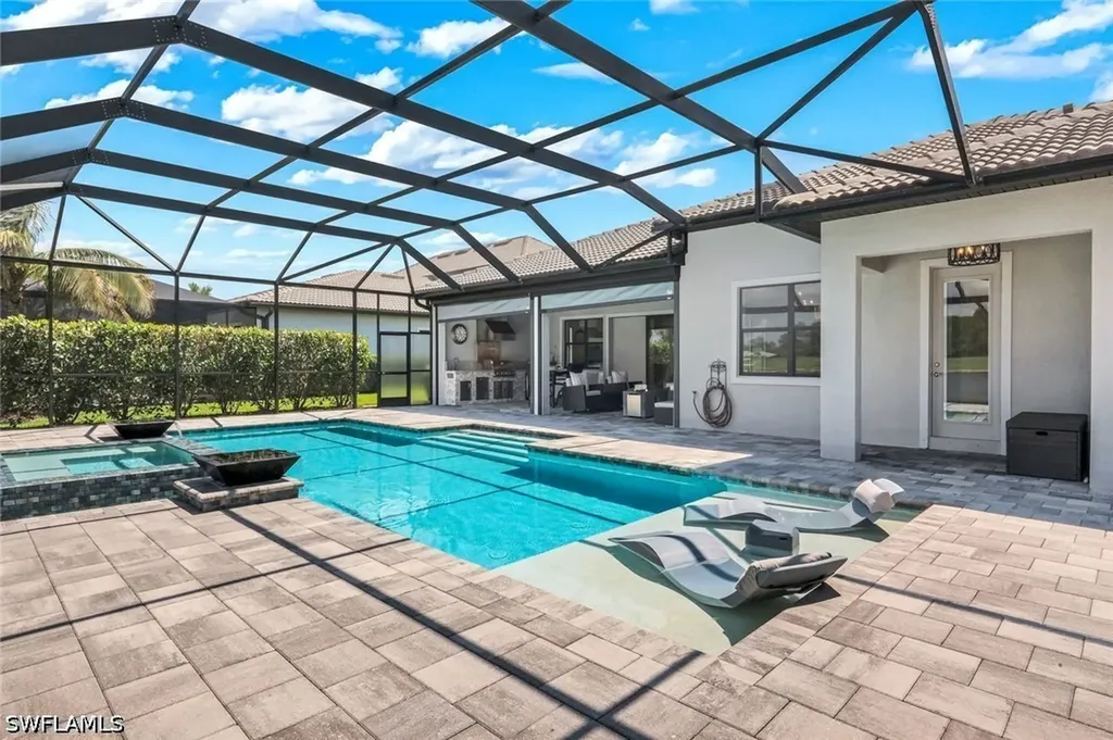 9577 Everglades Drive Naples FL 34120