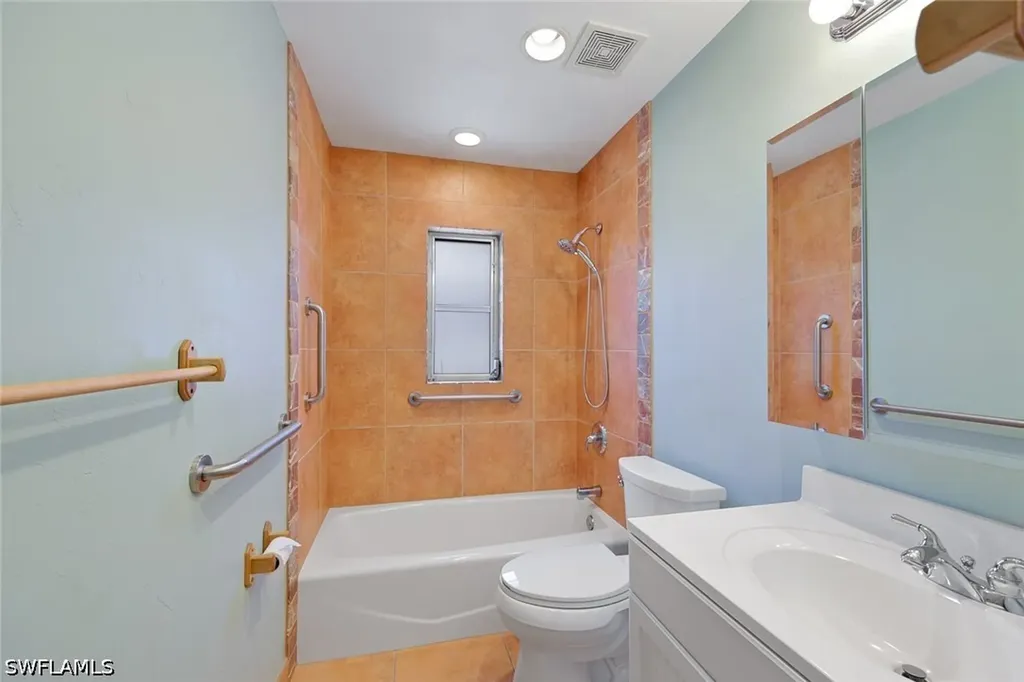 2530 10th Street N Naples FL 34103