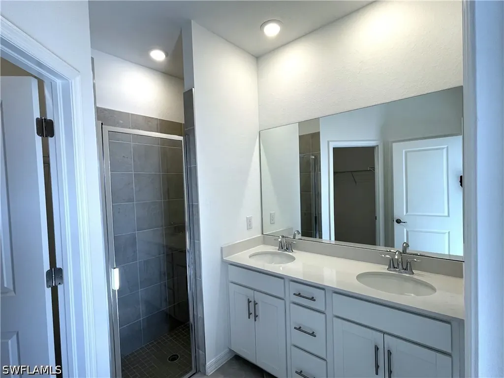 2007 Vermont Lane Naples FL 34120