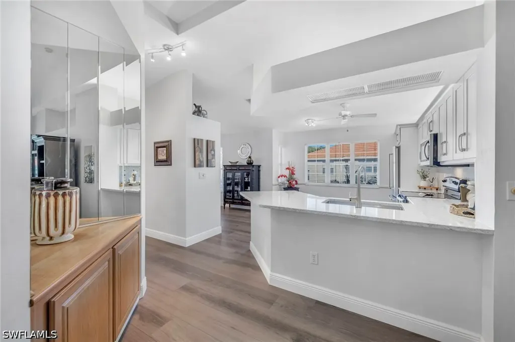 2460 Old Groves Road Naples FL 34109