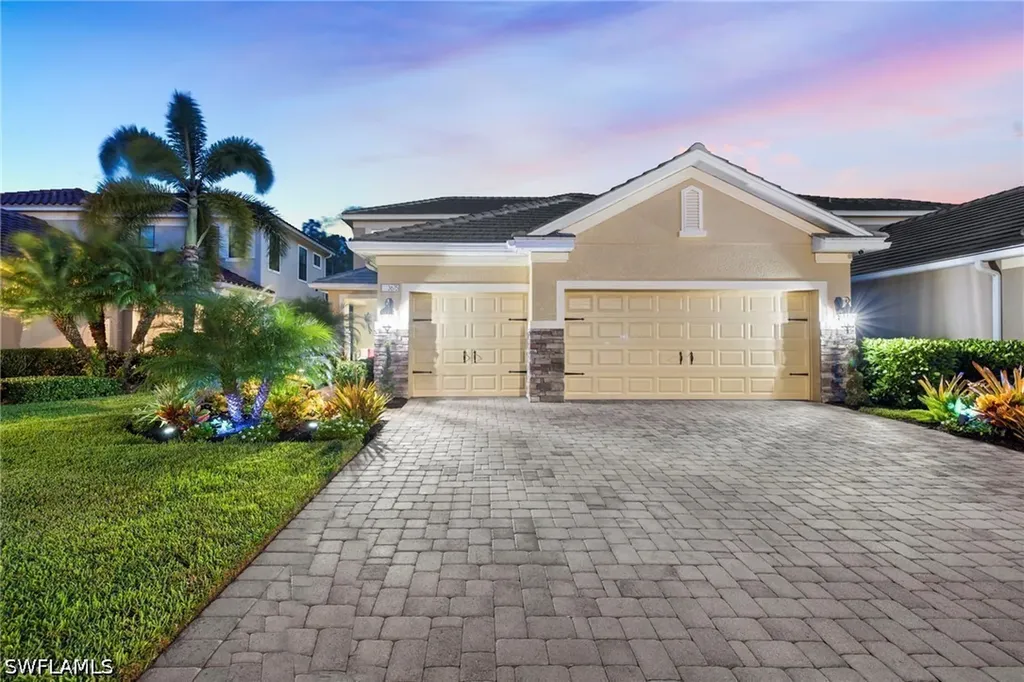 3675 Canopy Circle Naples FL 34120