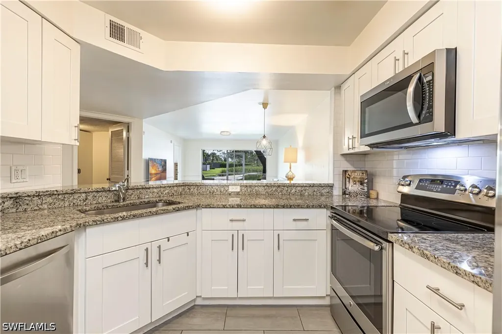 9600 Victoria Lane Naples FL 34109