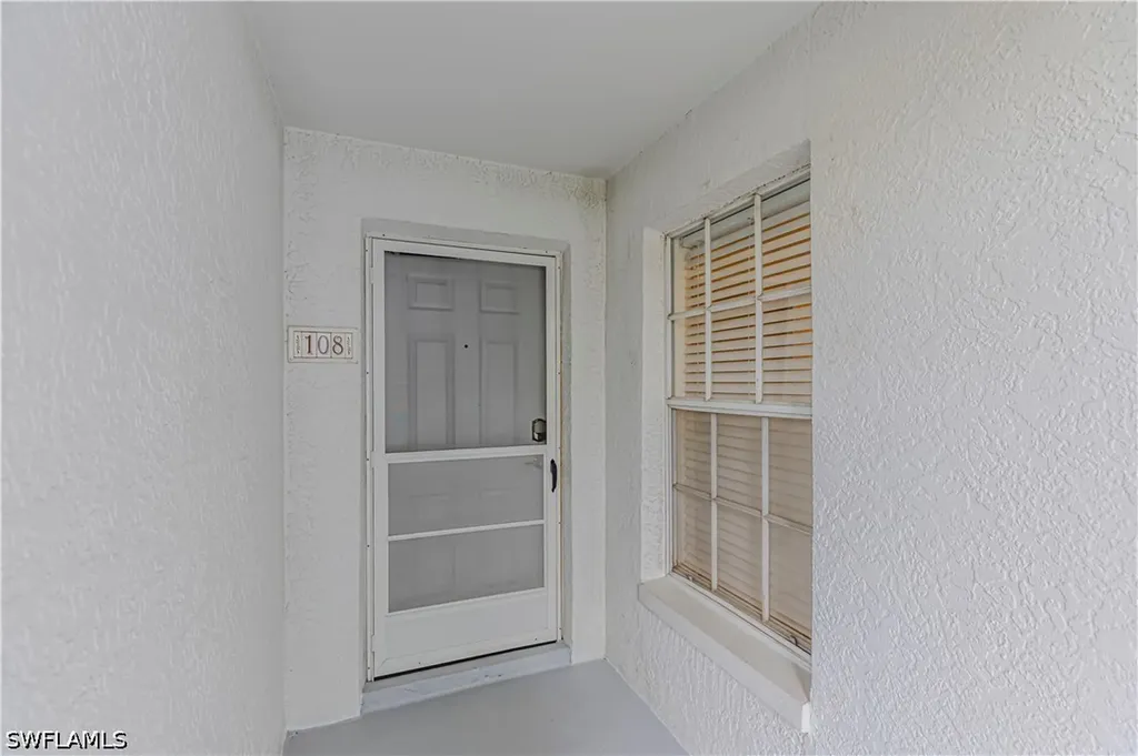 9600 Victoria Lane Naples FL 34109
