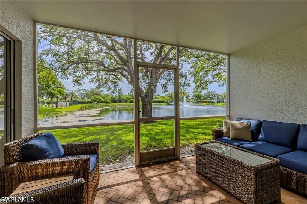 9600 Victoria Lane Naples FL 34109