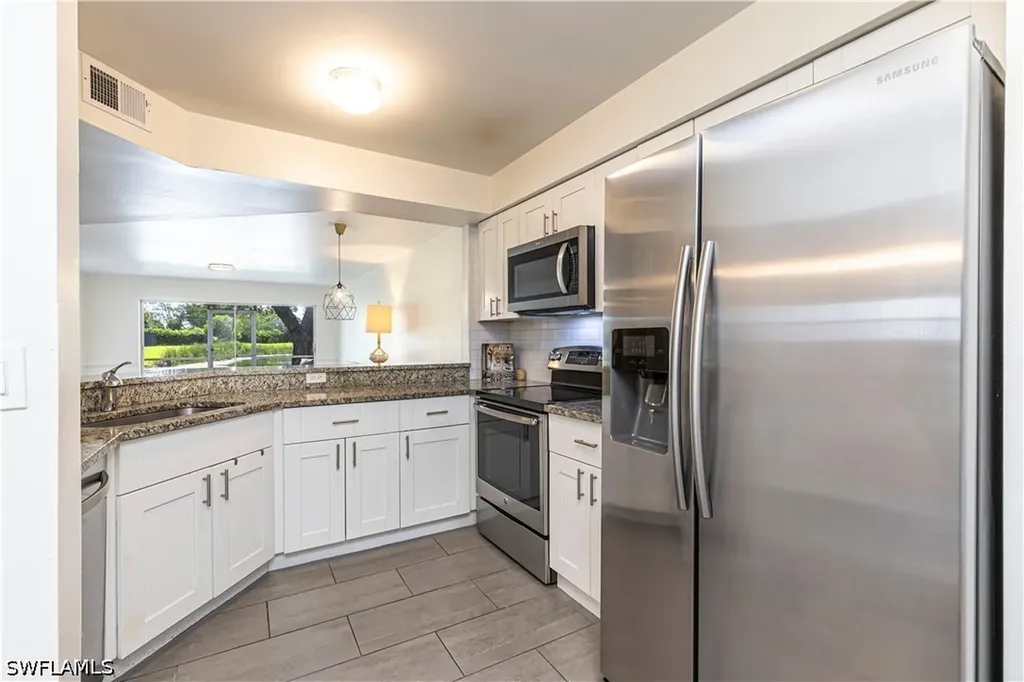 9600 Victoria Lane Naples FL 34109