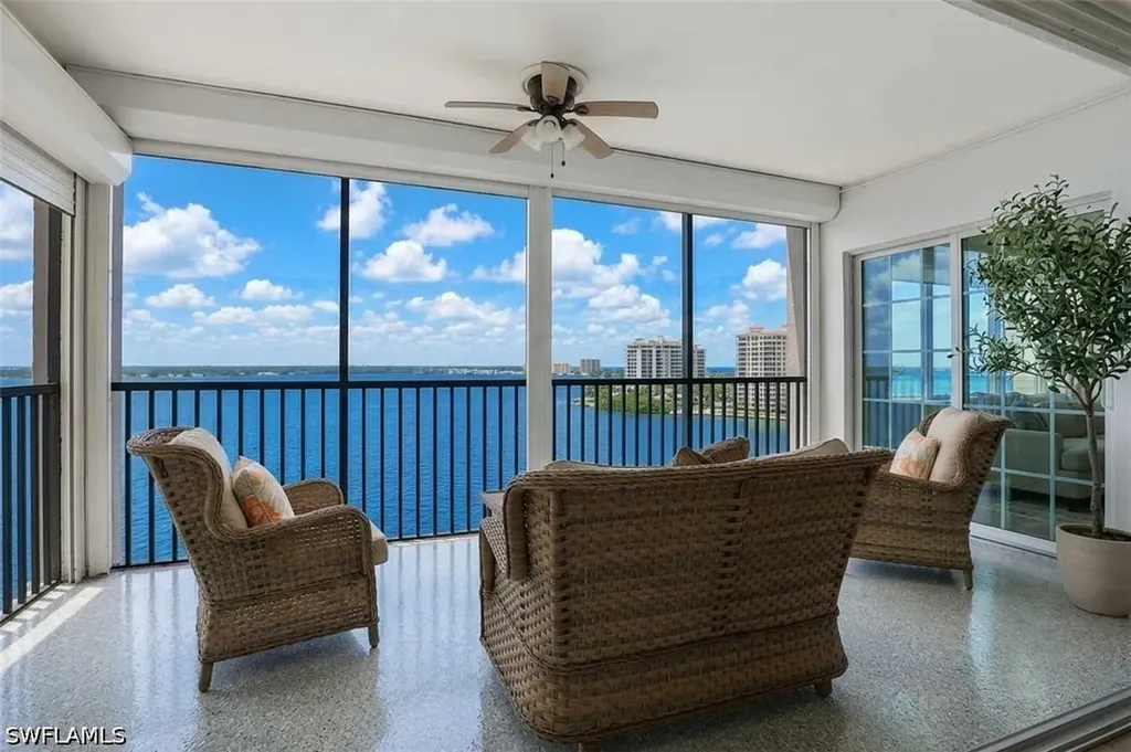 Fort Myers FL, 1901 Clifford Street, Unit 1402