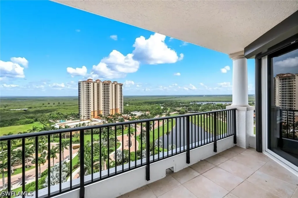 1060 Borghese Lane Naples FL 34114