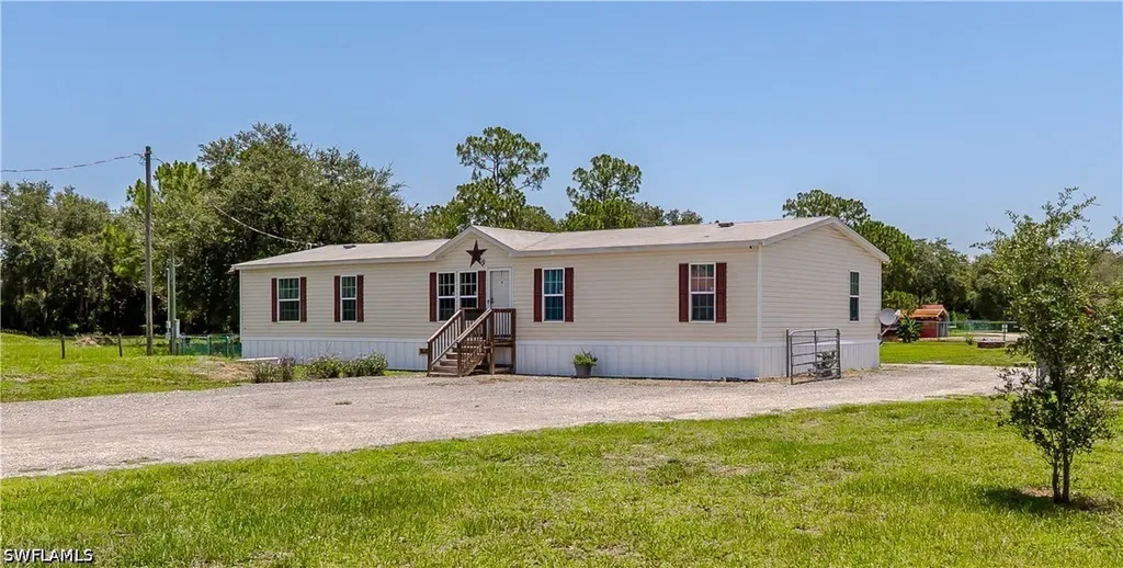 585 S Lindero Street Clewiston FL 33440