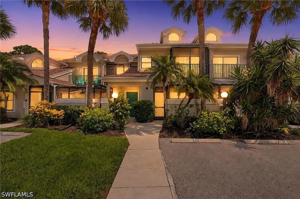 Naples FL, 81 Emerald Woods Drive, Unit M3