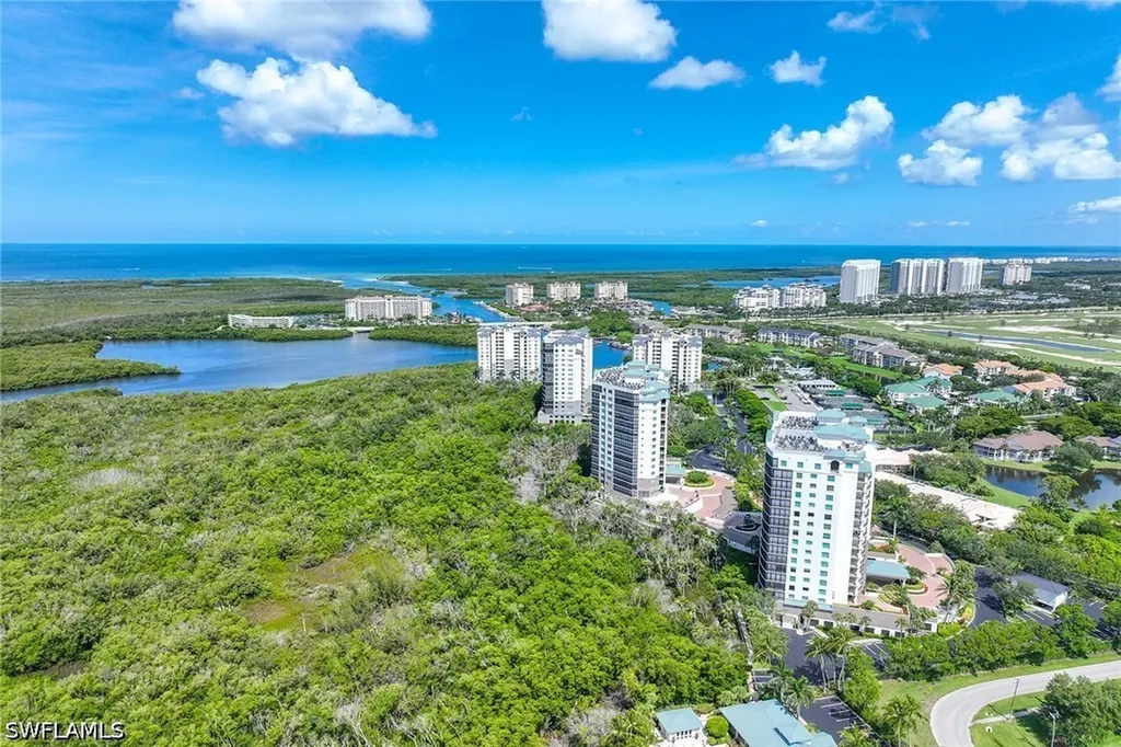 420 Cove Tower Drive Naples FL 34110